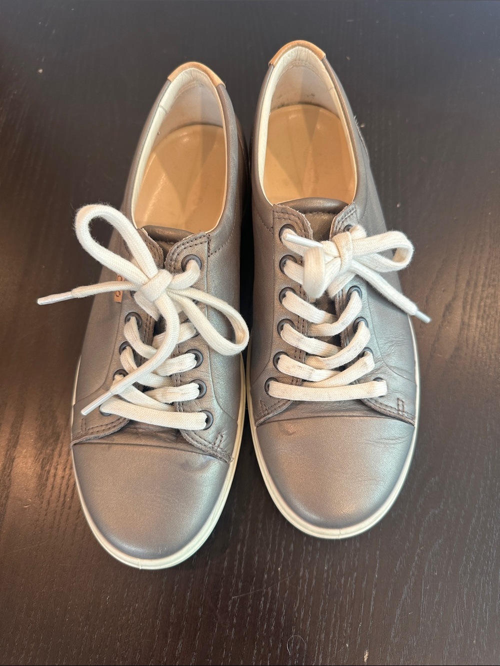 Women's Metallic Gray Leather Ecco Lace-Up Sneakers